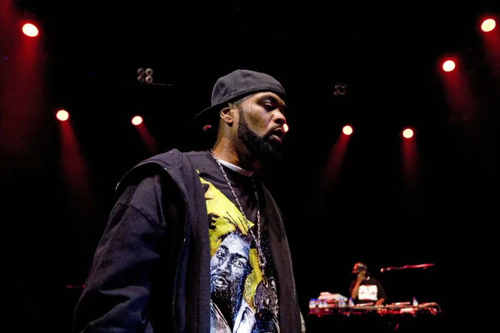 Method Man + Redman — event, music and portrait photograph in Shepherd’s Bush, London, UK, frame 13 of 14.